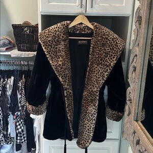 Vintage Faux Fur Coat Jacket SZ XS S Hooded Leopard Plush Cozy Oversize Glam USA